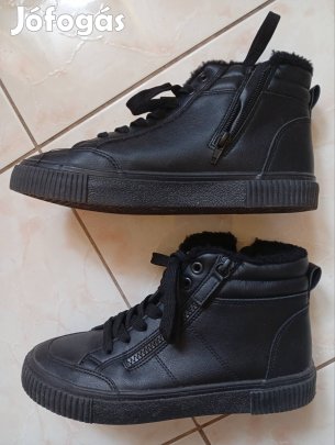 női magasszaru fekete cipő