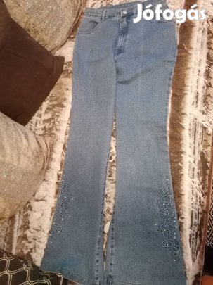 női nadrág 38-as hímzett farmer