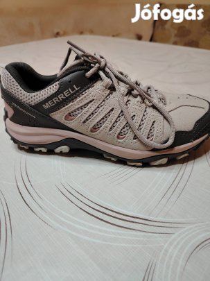 női túra cipő 40-es 