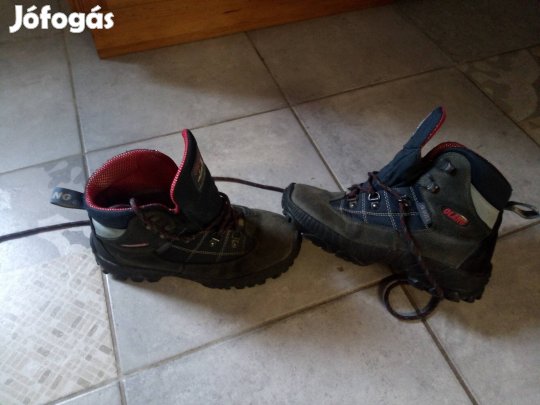 olang túrabakancs 37