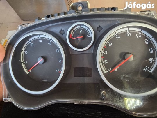 opel corsa d km óra