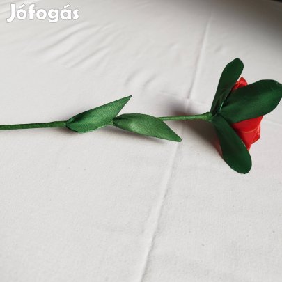 örök rózsa, piros arany szélekkel 