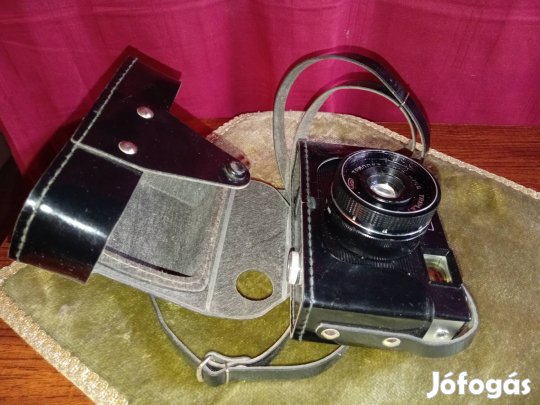 orosz retro Vilija filmes fényképezőgép tokjával 