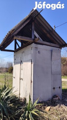 panel tároló eladó 