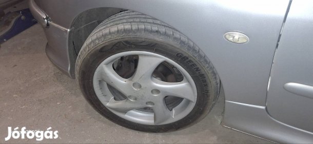 peugeot alufelni 15" nyári gumival