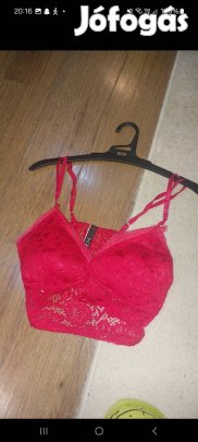 piros csipkés felső