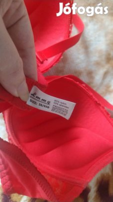 piros csipkés virág mintás enyhén szivacsos melltartó 