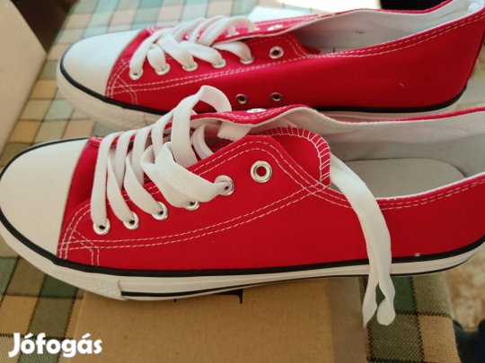 piros uniszex tornacipő 
