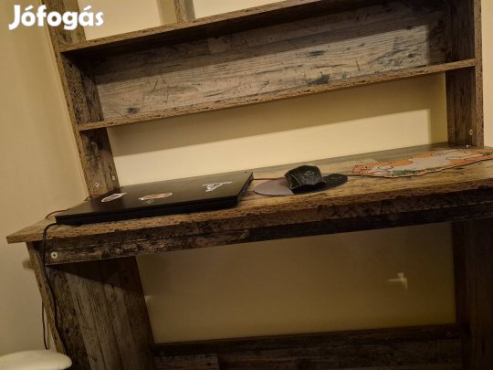 polcos számítógép asztal 