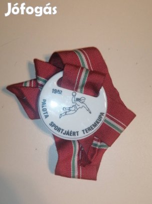 porcelán Hollóházi sport érem