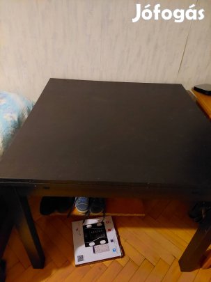 praktikus fekete kinyítható ebédĺőasztal, megkímélt állapotban eladó 