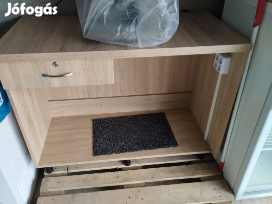 pult ,,kiszolgáló" eladó