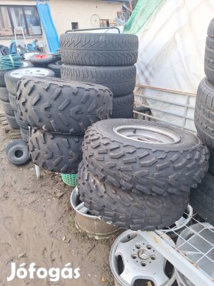 quad felni+gumi garnitúra.