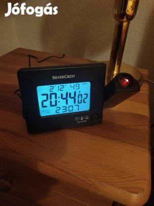 rádióvezérelt kivetítős óra