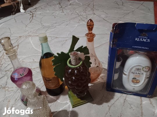 régi italok üvegek