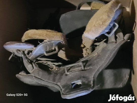 régi katonai nyereg. 