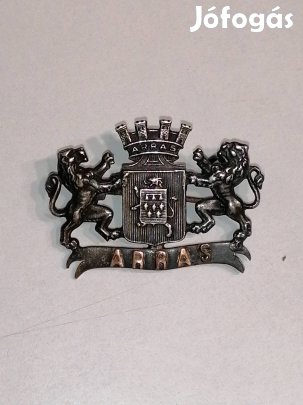 régi koronás kitűző