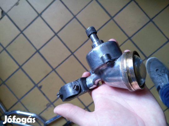 régi veterán kerékpár dinamós lámpa a 20-as évekből