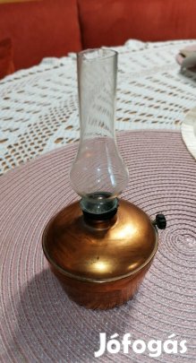 retró kis petróleum lámpa