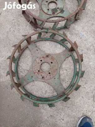 robi kapa kistraktor vaskerék