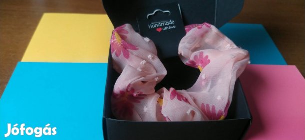 rózsaszín közepes virág mintás alkalmi scrunchie 