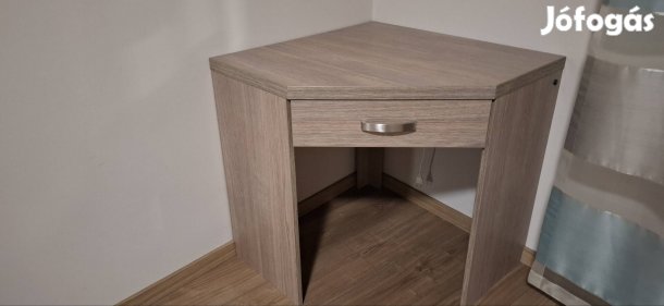 sarok asztal 