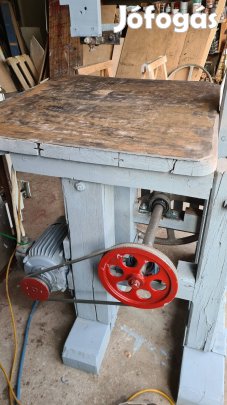 szalagfűrész 220as 