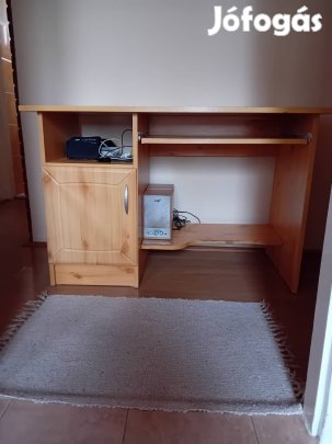 számítógép íróasztal 