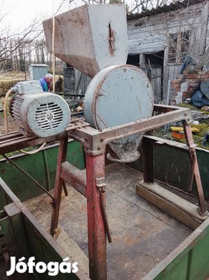 szemes termény daráló eladó 