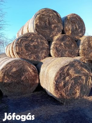 széna bála eladó