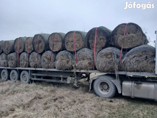 széna bála takaratlan 