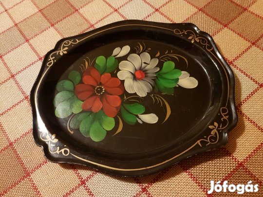 szép színes kis tálca