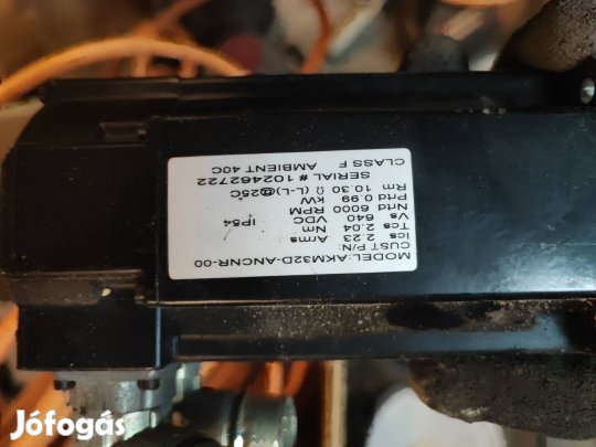 szervo pack, szervo motorok vezérlővel. 