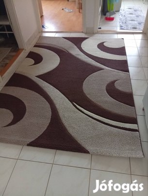 szőnyeg közepes méretű