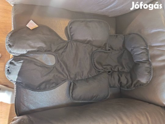 szűkítő betét babahordozóba