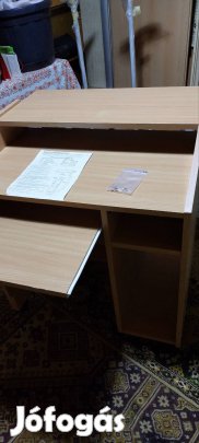 tanulói iró asztal.