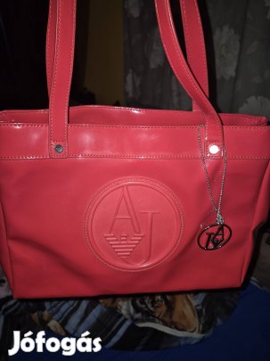 táska eladó!