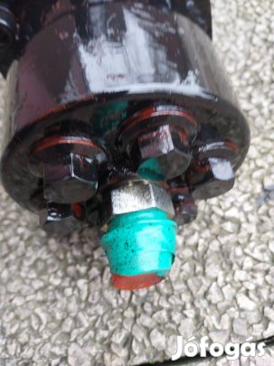 teljesen felujitott 6dugattyus hidraulikaszivattyu bordás tengelyel