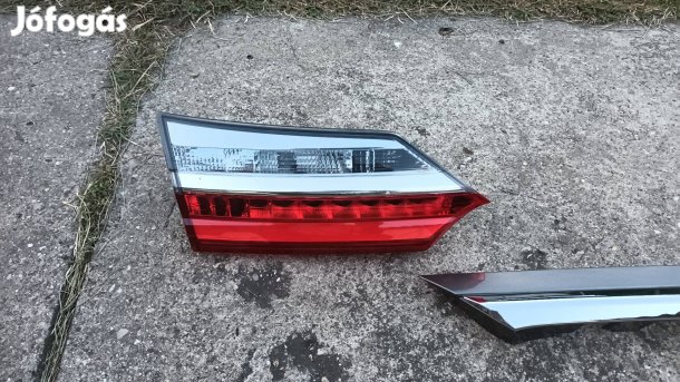 toyota corolla sedan hátsó lámpa9