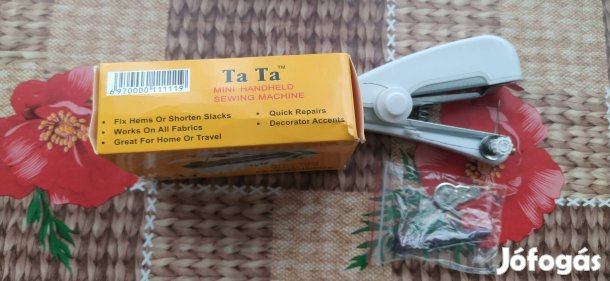 új fehér mini kézi varrógép szett