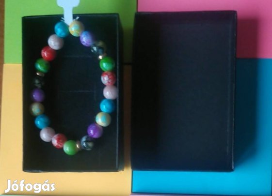 új több színű gyöngyökkel díszített nepáli chakra karkötő