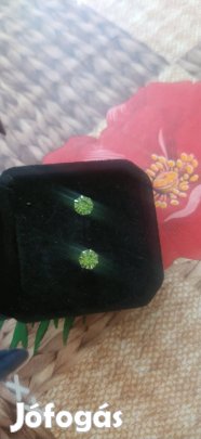 új világos zöld cirkonia köves rozsdamentes acél fülbevaló 