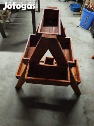 új virágláda állványos