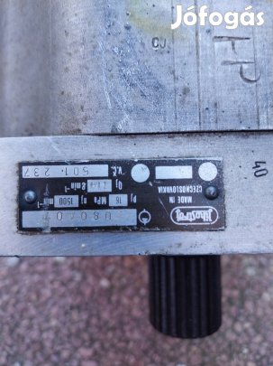 ujj hidraulikaszivattyu bordás tengelyel k