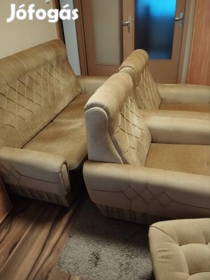 ülőgarnitúra aggya alakîtható