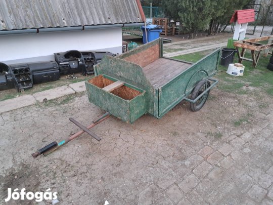 utanfuto kerti traktor