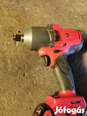 ütvecsavarozó akkus 1300NM