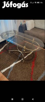 üveg asztal foncsorozott üveggel.