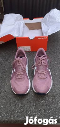 vadonatúj Nike női edzőcipő 39-es