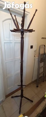 világos barna sötét fa fogas